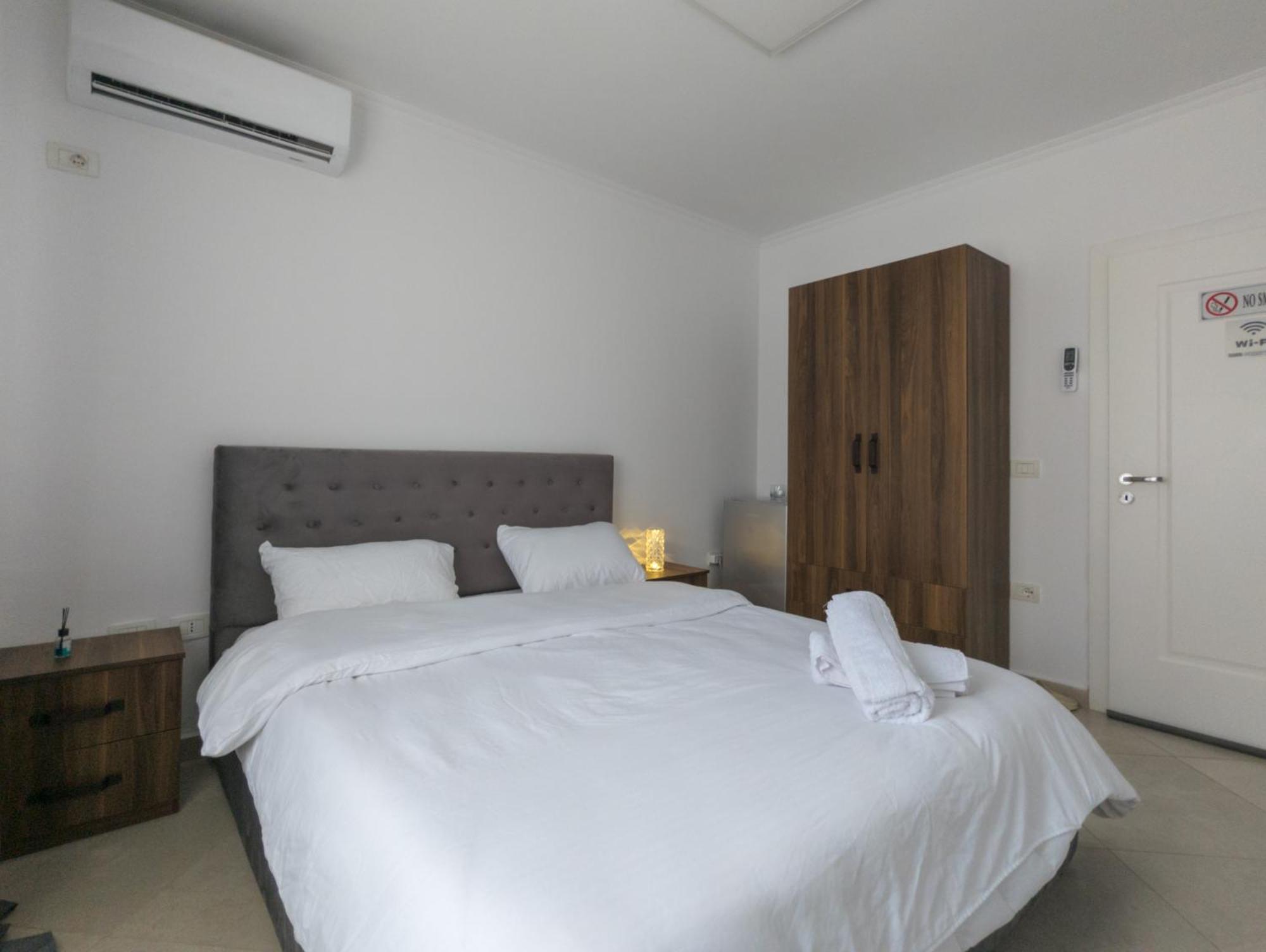 Center Luxury Rooms ติรานา ภายนอก รูปภาพ