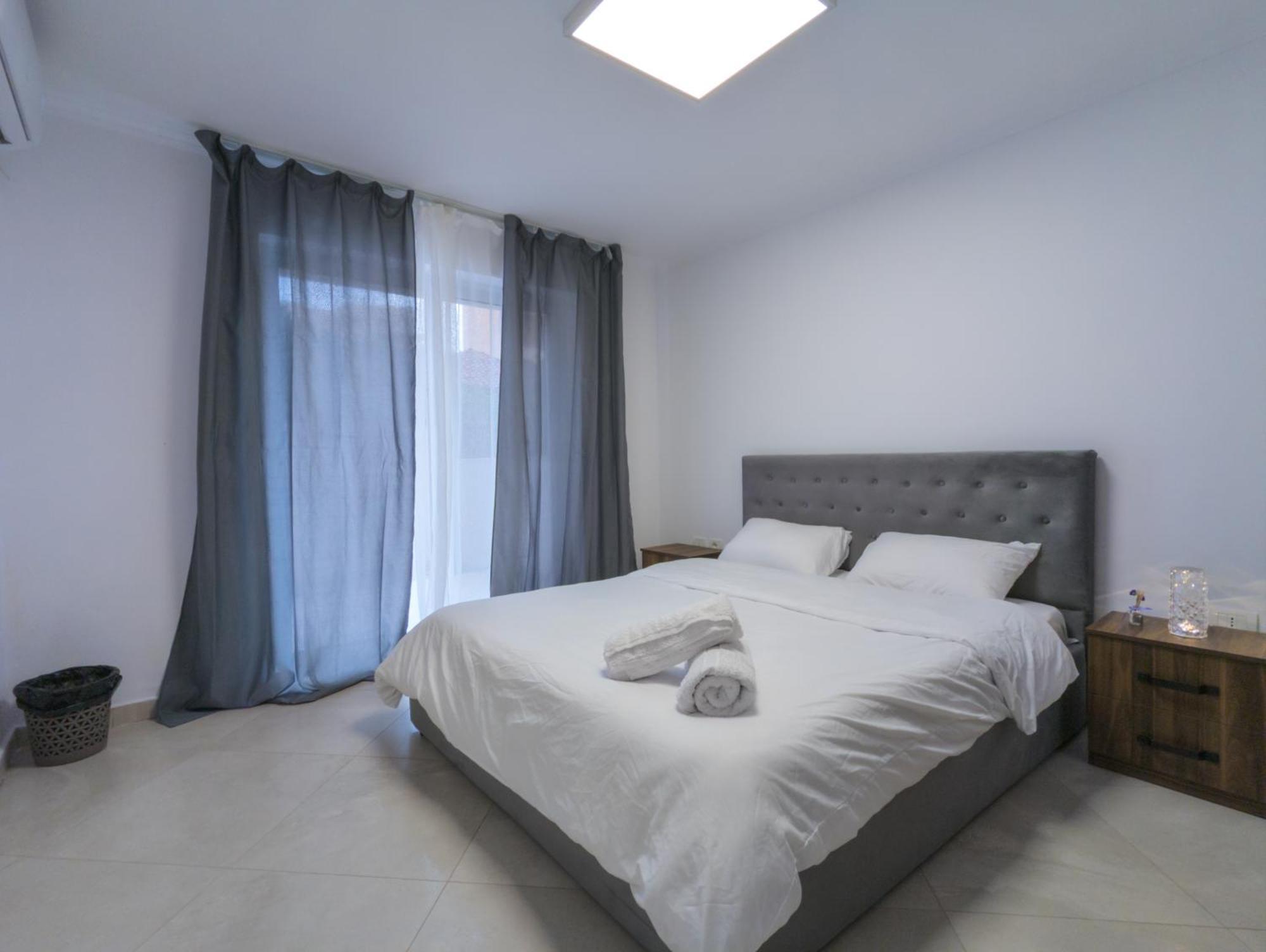 Center Luxury Rooms ติรานา ภายนอก รูปภาพ